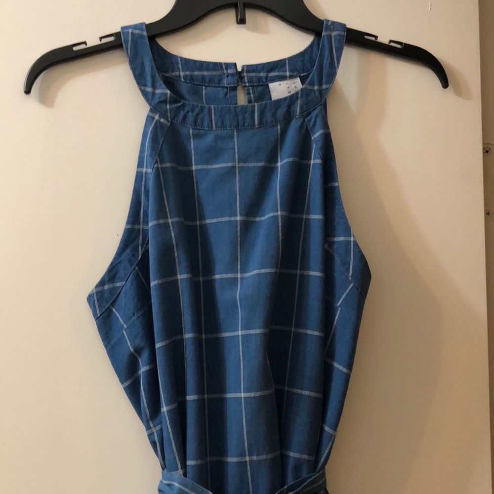 Sleeveless dress